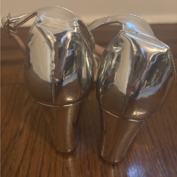 Silver Madden Girl Block Heeled Sandals, sz 8 - Picture 2 of 5